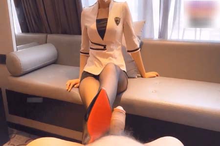 天花板级气质尤物女神 出轨客户被操的神魂颠倒喊着好爽啊，LO包臀裙黑丝高跟尽显优雅气质